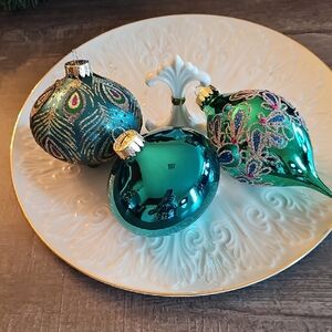 Elegant Teal Holiday Ornament Set.  Beautiful Peacock Christmas Ornaments NWOT
